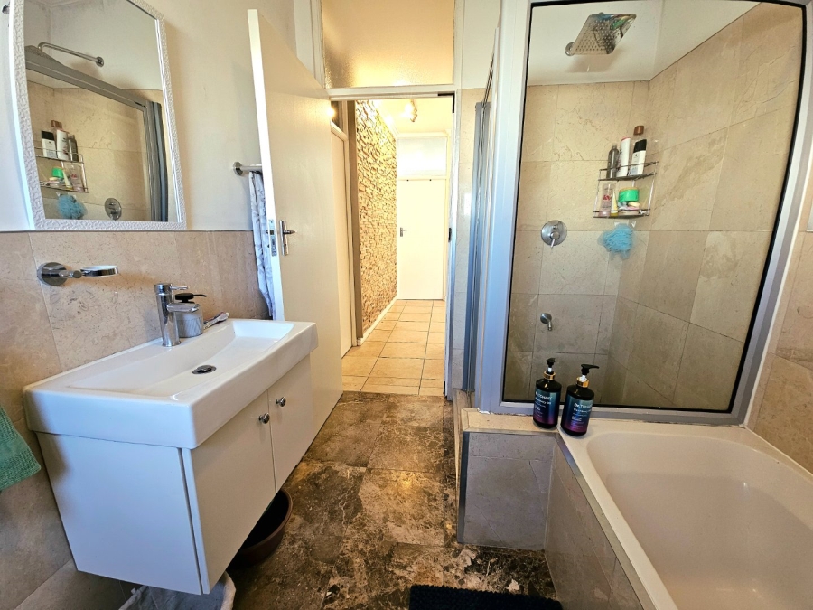 3 Bedroom Property for Sale in Zonnebloem Western Cape